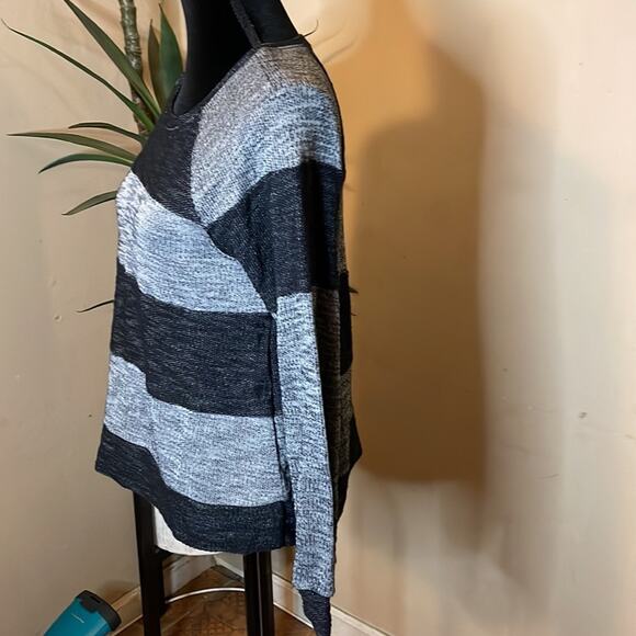 NWT Everleigh Knit Sweatshirt – Soft, Stylish & Brand New - Picture 2 of 7